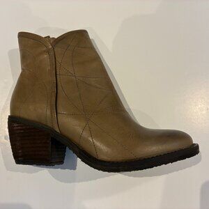 DKODE LEATHER ANKLE BOOT
